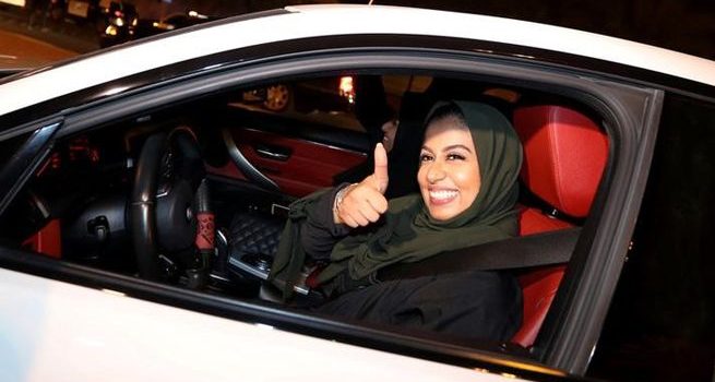 Mujeres de Arabia Saudita podrán manejar sus autos por primera vez en la historia.