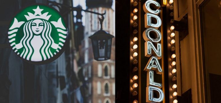 McDonald’s y Starbucks se unen para crear un vaso reciclable.