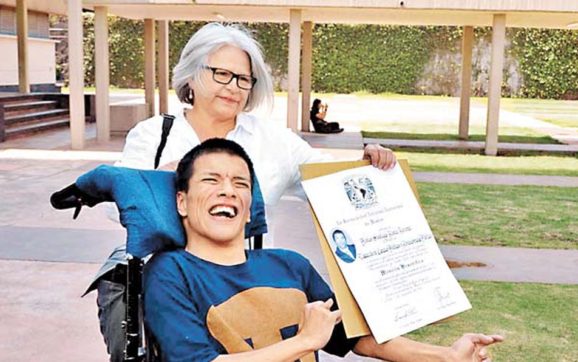 Matías, el primer profesor con discapacidad de la UNAM. ¡Gooya!