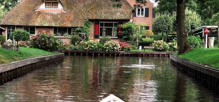 Giethoorn: ¡Un Pueblo Holandés Sin Carreteras!